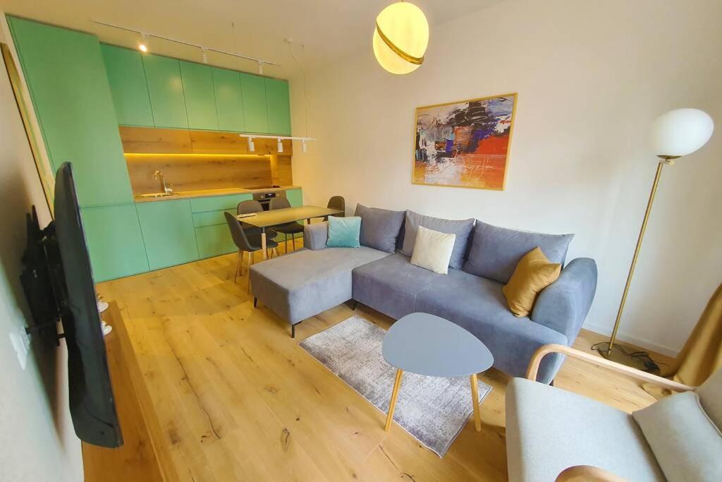 Luxury Green Apartment Pristina Esterno foto