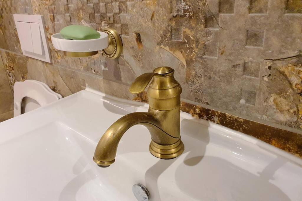 Luxury Green Apartment Pristina Esterno foto