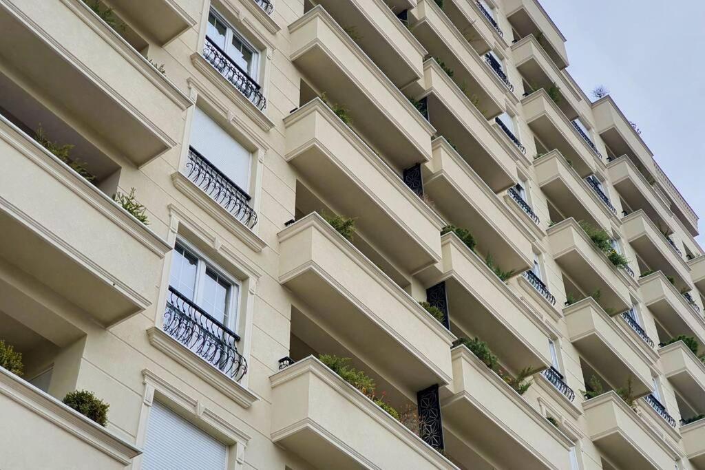 Luxury Green Apartment Pristina Esterno foto